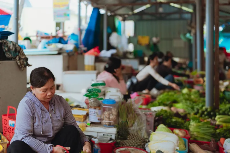 The Group Chat That Saves Hundreds: Inside the Vietnamese American Women Running Their Own Price Intelligence Networks